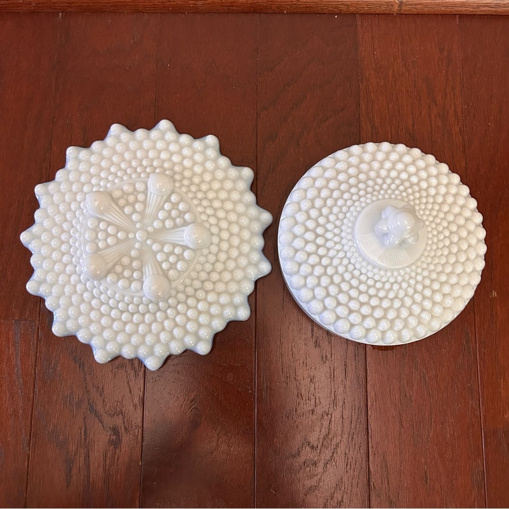 Westmoreland White American Hobnail
Milk Glass Butter/Cheese Dome
Covered Dish - Picture 4 of 9
